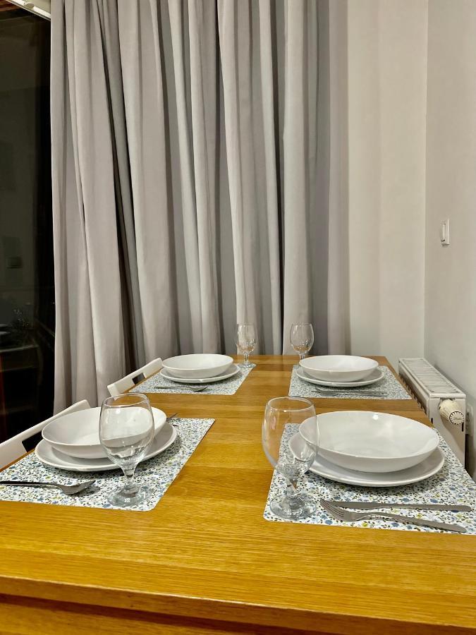 Central Apartment With Balcony Boedapest Buitenkant foto