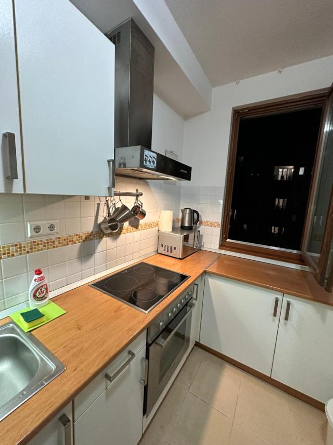 Central Apartment With Balcony Boedapest Buitenkant foto