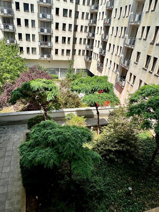 Central Apartment With Balcony Boedapest Buitenkant foto