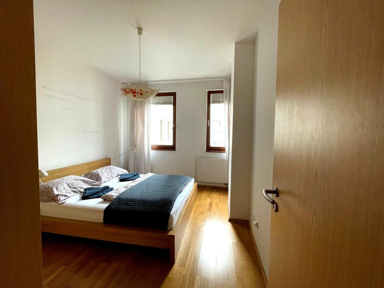 Central Apartment With Balcony Boedapest Buitenkant foto